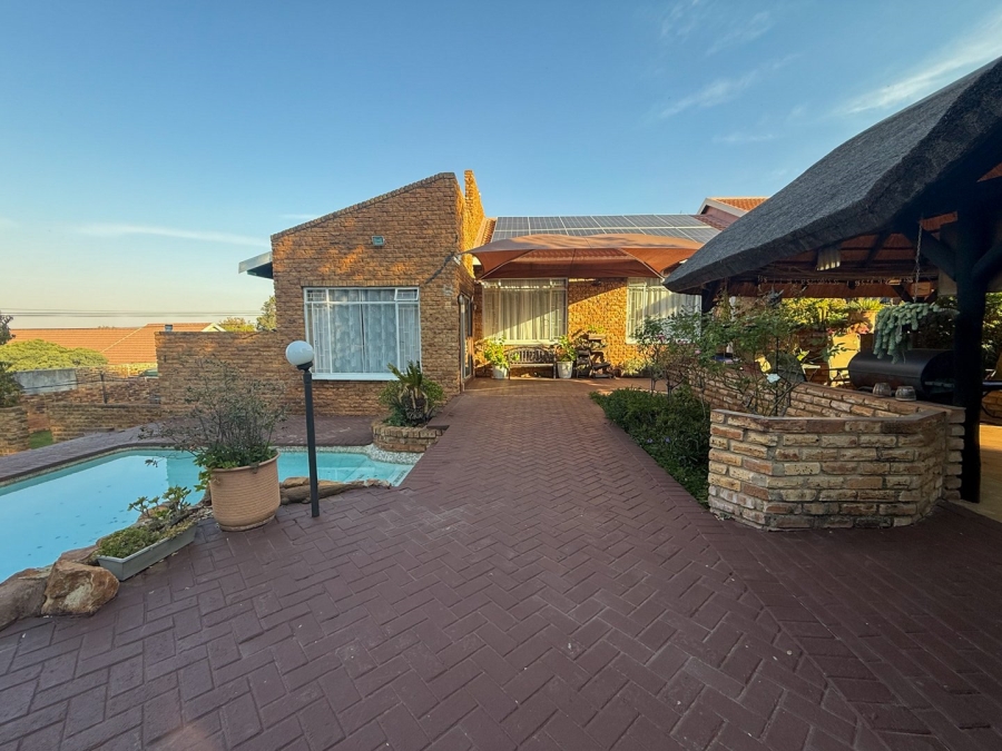 4 Bedroom Property for Sale in Doringkruin North West